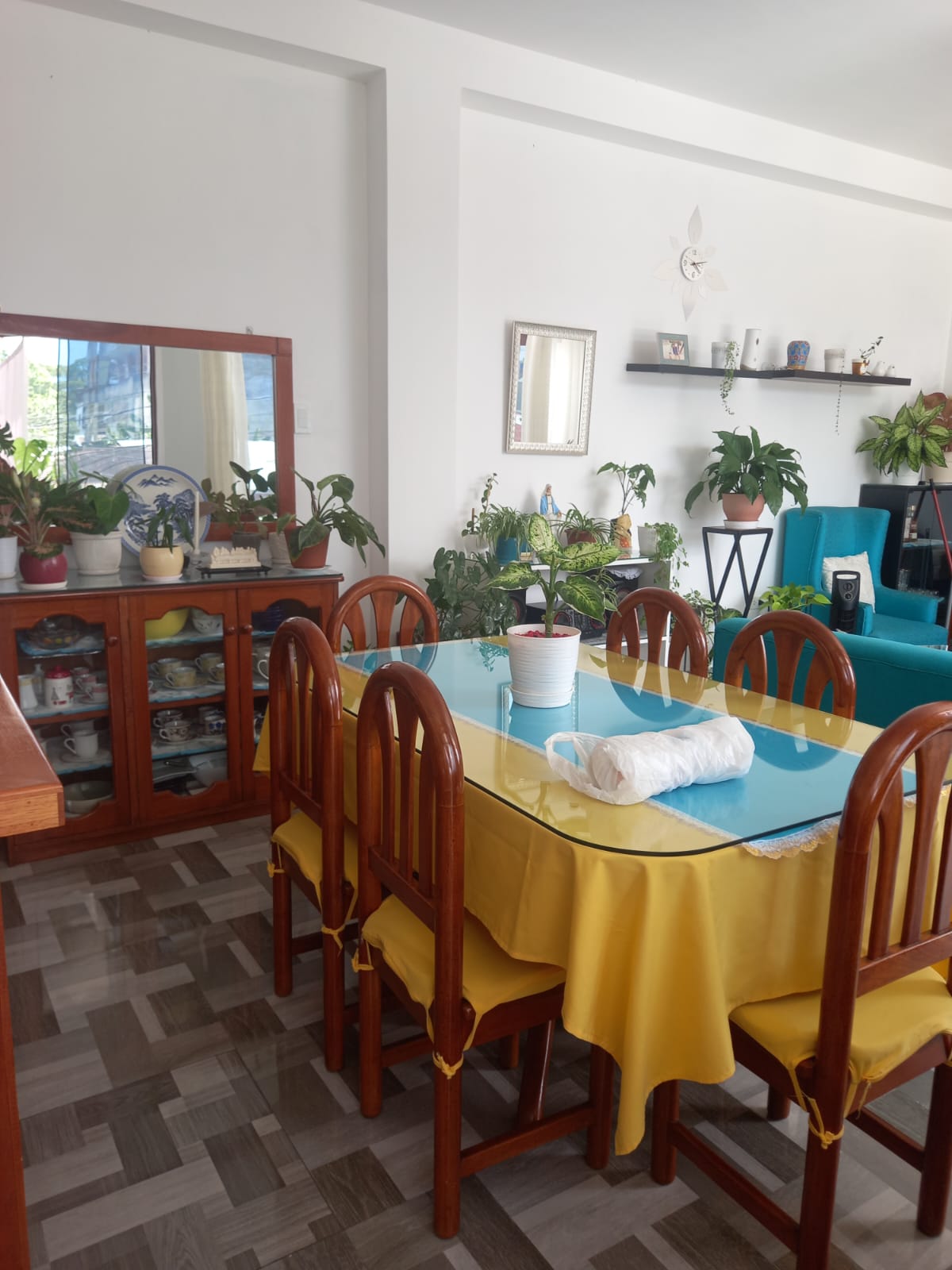 Casa en venta en el corazón de Tarapoto con vista panorámica a la ciudad